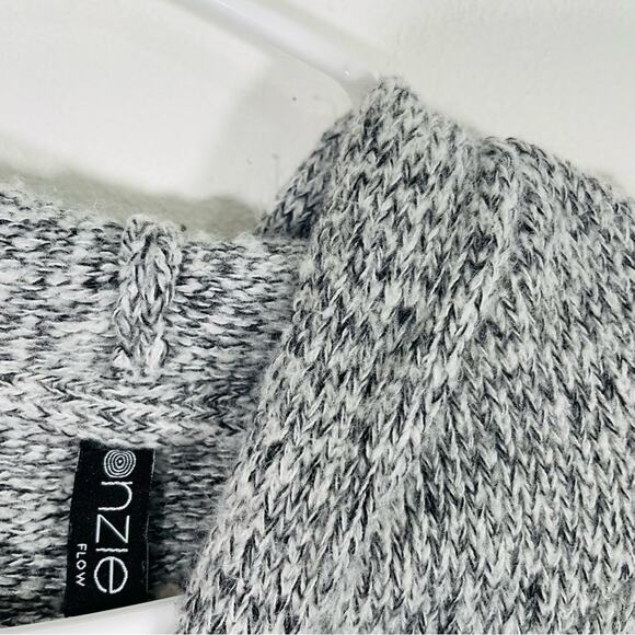 ONZIE Gray Black Varsity Striped Blouson Sleeve Chunky Knit Hoodie Sweater OS - Picture 9 of 14